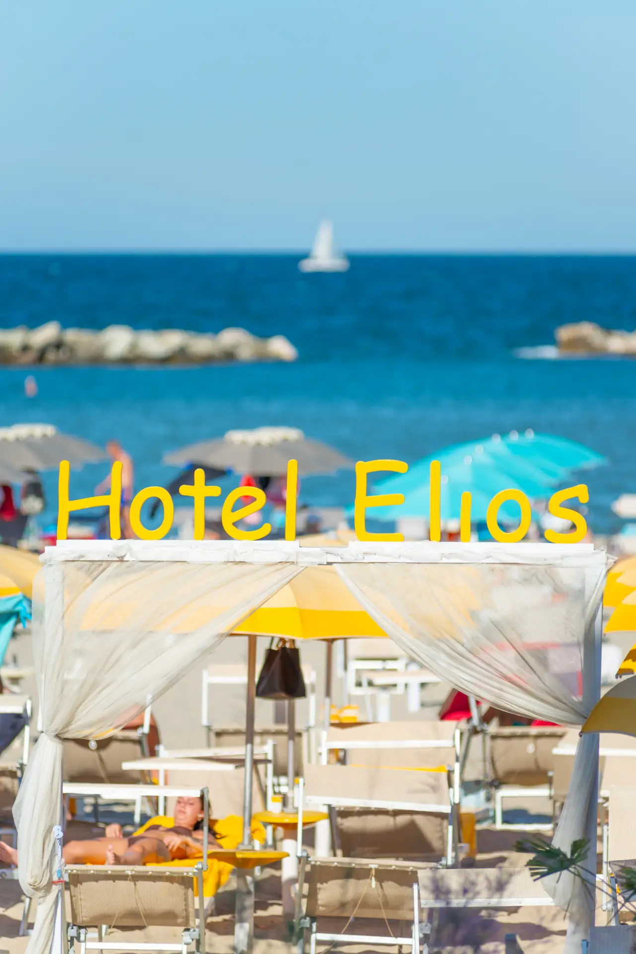 La spiaggia privata dell'Hotel Elios